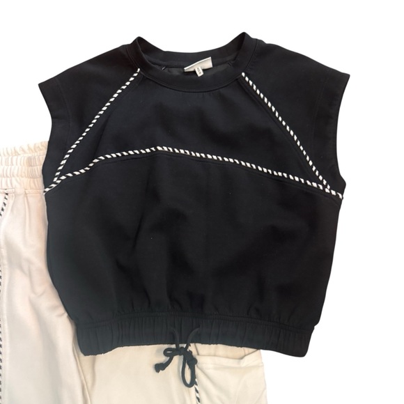 Elegant Black and White Women's Jogger Set, Cozy Set, Cropped Shirt/Joggers - Picture 3 of 9